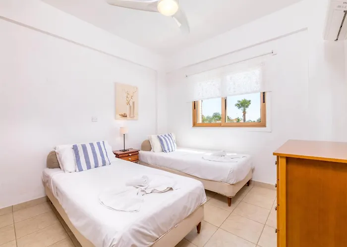 וילה Elena Gardens *