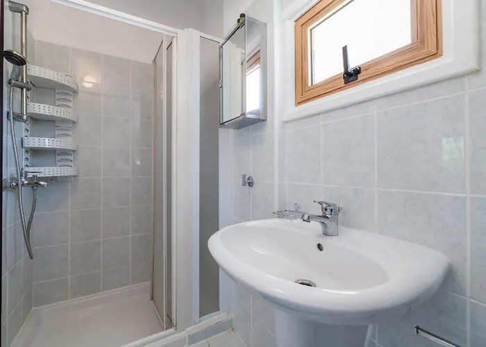 Elena Gardens アヤナパ